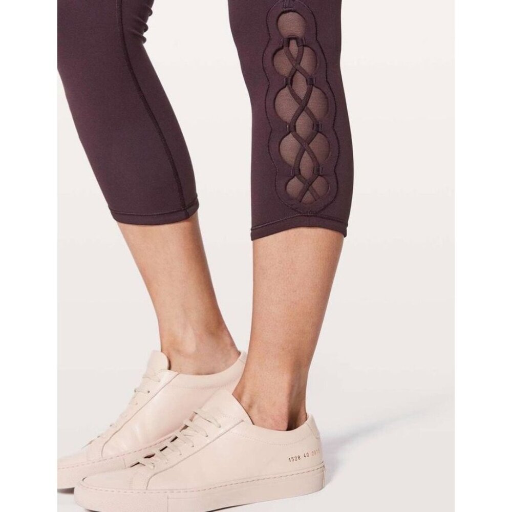 Lululemon Tied To It Crop Leggings 21" Black Cherry Purple Size 6 $98 [jb] - Picture 3 of 9